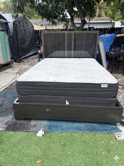 Cama Queen Brand Italy 