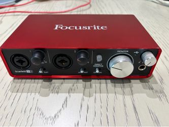 Focusrite Scarlett 2i2 (2nd Gen) USB Audio Interface - Red