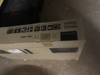 32” insignia tv LED