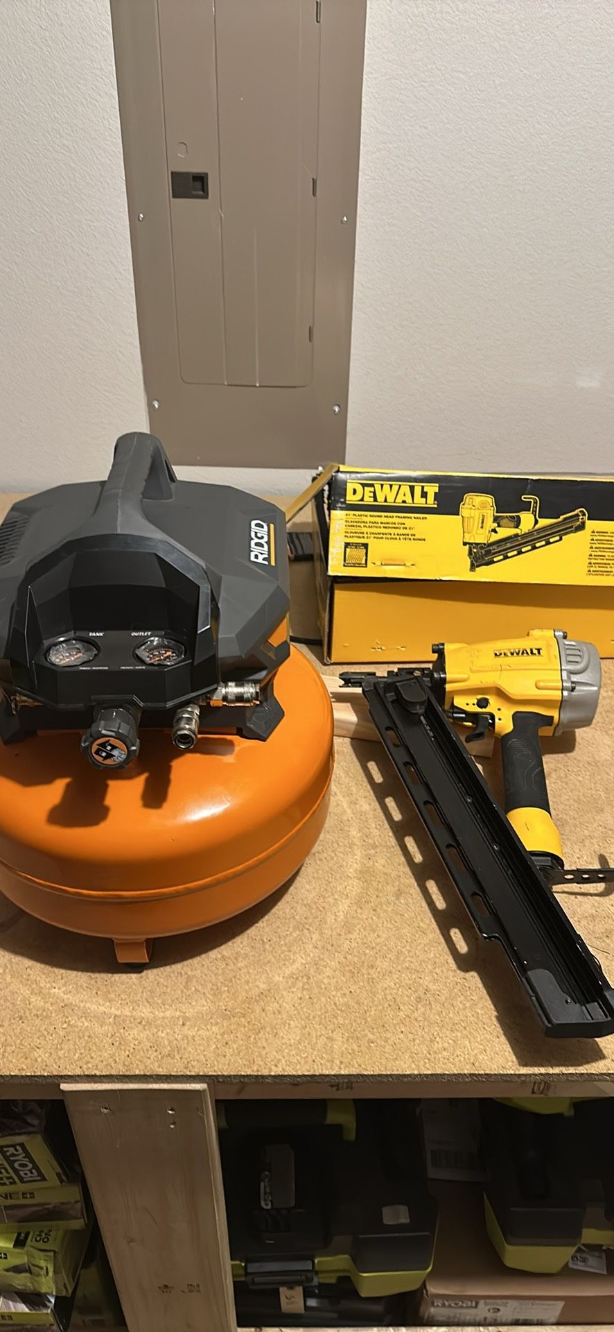 Framing Gun And Air Compressor