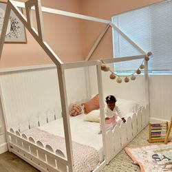 Full Size Wood Bed House Frame With Fence