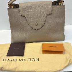 Authentic Louis Vuitton Capucines GM Leather Tote Bag Purse 