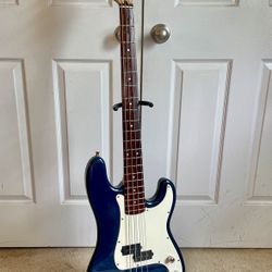 Fender Squier Affinity P-Bass guitar