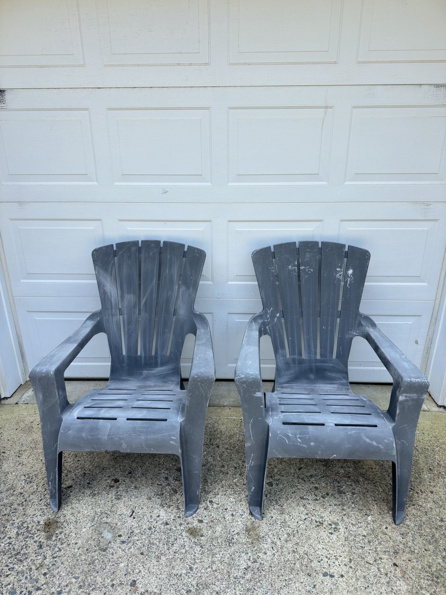 2-Outdoor plastic chairs