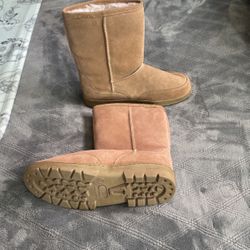 WOMENS SUEDE BOOTS, TAN, SIZE 10, Used Once LINED WITH WARM SHERPA