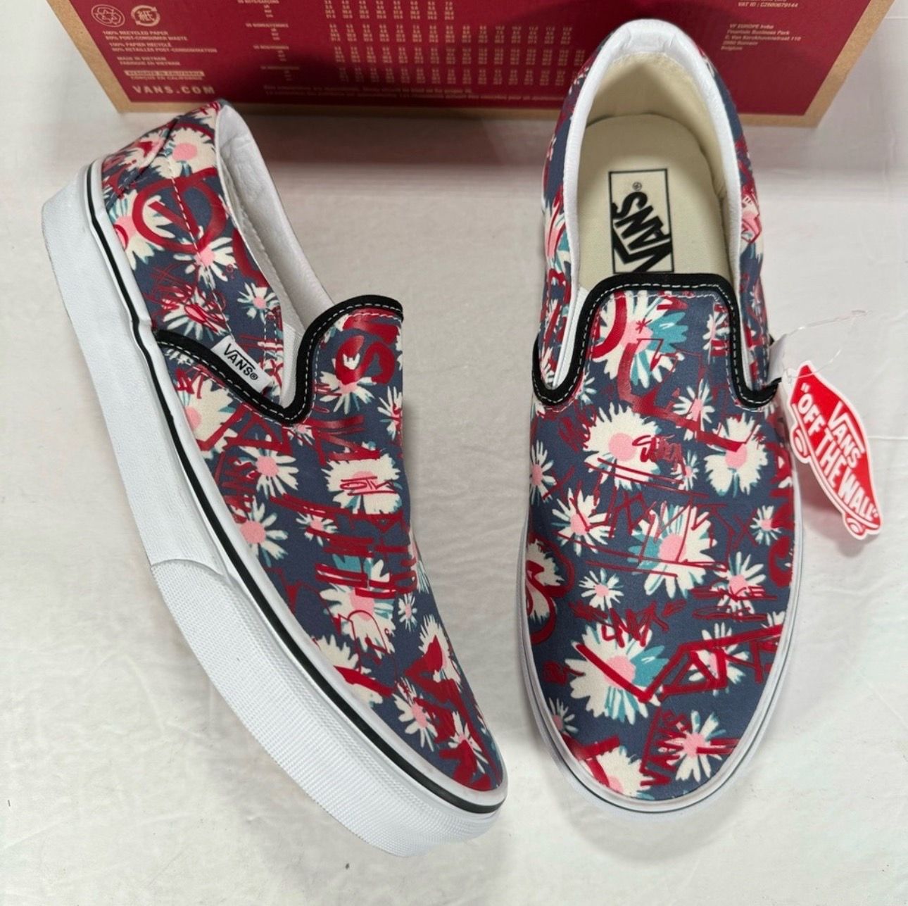 Vans Classic Slip-On Vans Crew Floral Red Sneakers Men Size 10 Women 11.5