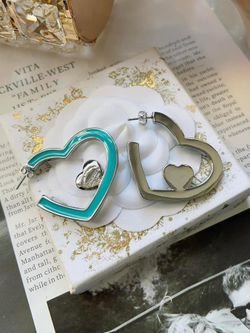 Women Necklace, Bracelet And Earrings Set