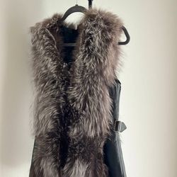 Women's vest made of natural fur and leather