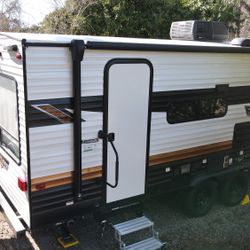 New 2023 Forest River RV Wildwood X- Lite T254RLXL