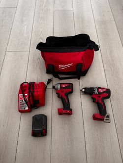 Milwauke Impact and Drill with accessories