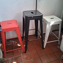 3 Metallic Stools $35 Dlls. 