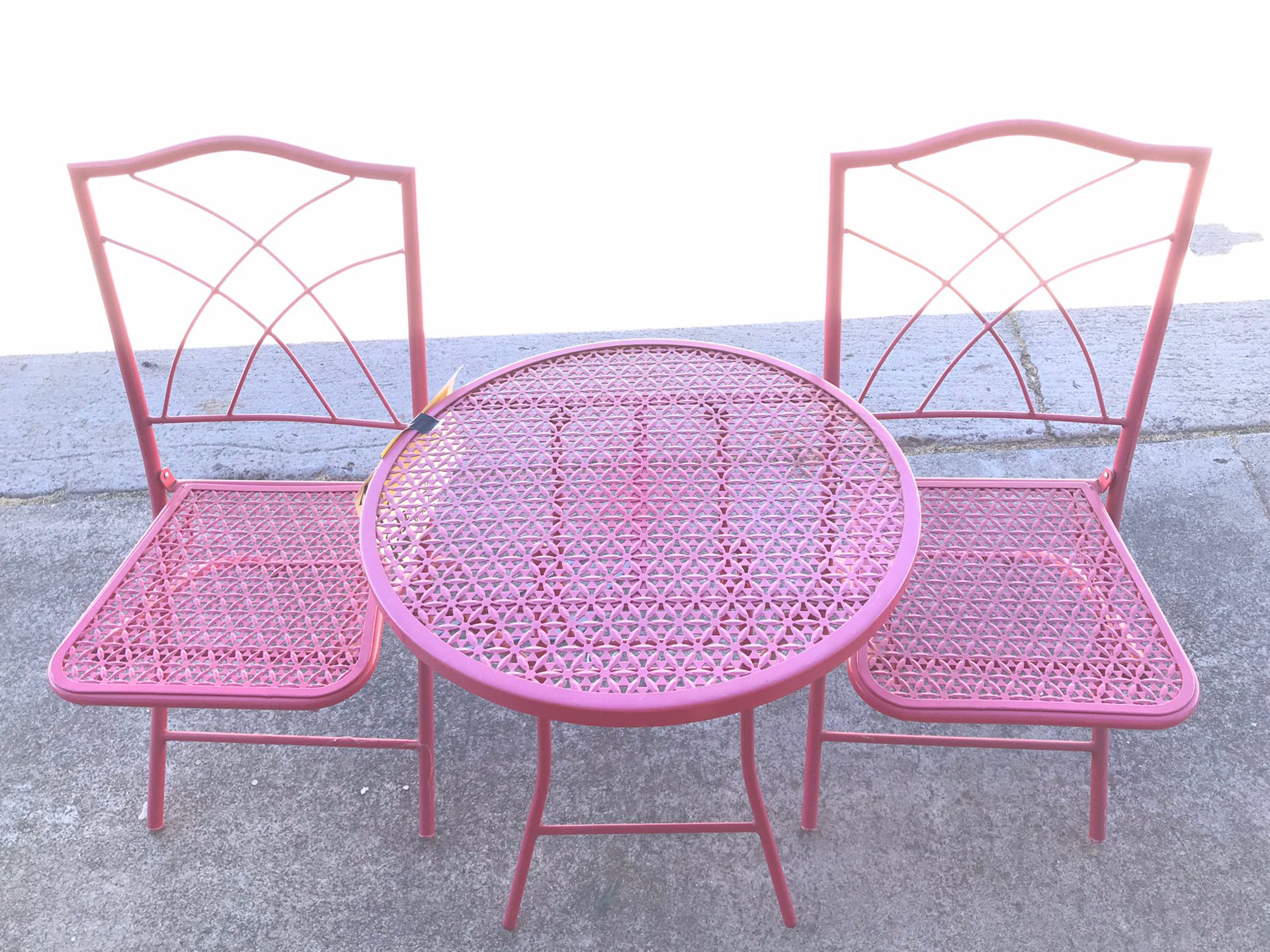 Vintage Patio Set First $110 OBO. It’s In Amazing Condition For It’s Age. Metal/Iron