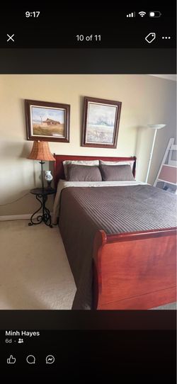 Queen size bed and dress set with mattress