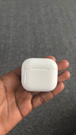 AirPods 4 ￼