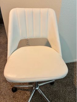 Vanity chair