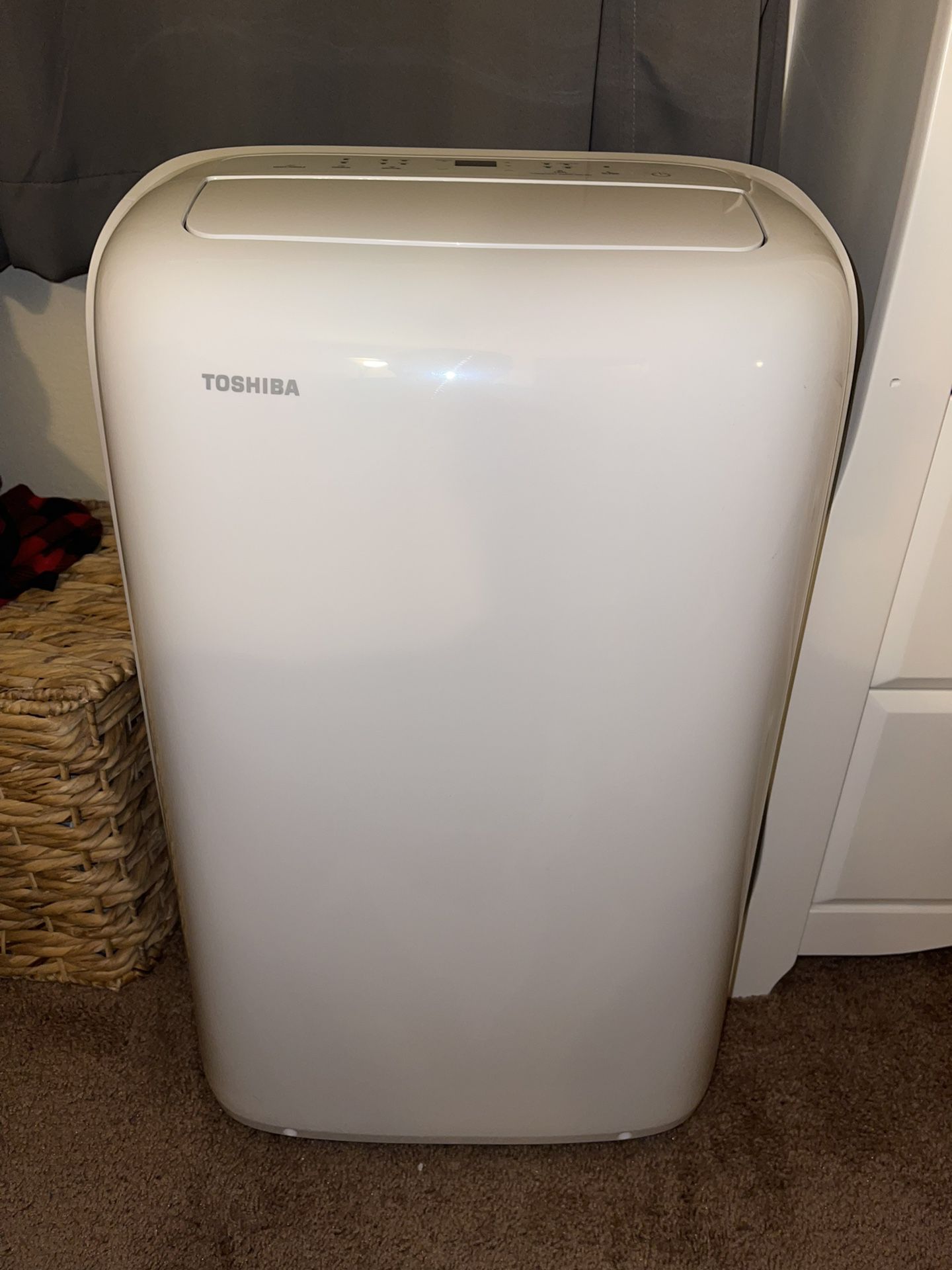 Toshiba 8,000 BTU Portable Air Conditioner 