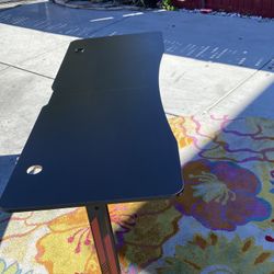 Modern like new XL Gaming desk computer desk