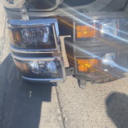  2015 Chevy Silverado Right Headlights