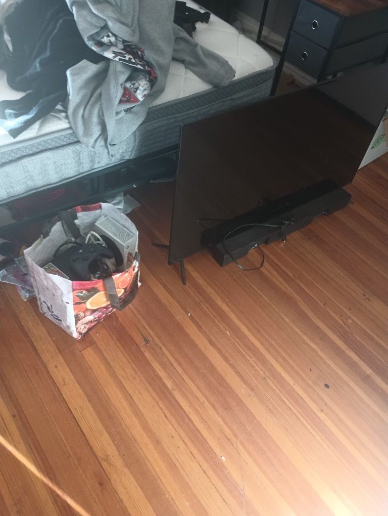 50 Inch 4k Tv And Soundbar W Subwoofer