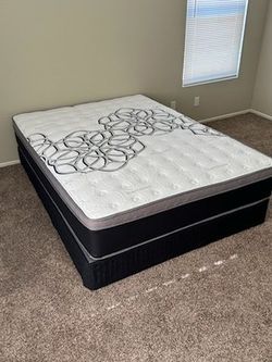 King size mattress pillow top new