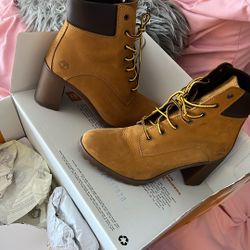 Timberland Heel Boots Size 9 womens 
