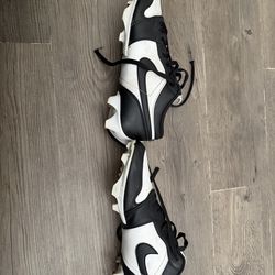 Size 11 Nike football cleats