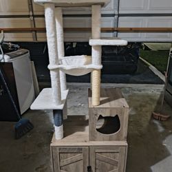 Ultra Deluxe Kitty Cat Condo With Litter Box Entrance
