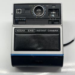 Vintage 1970 Kodak EK6 Instant Camera with ITT Magic Flash