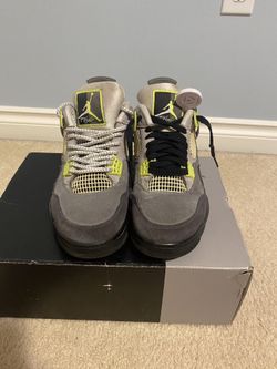 %100 Authentic Size 9.5 - Jordan 4 Retro SE Neon 95 2020