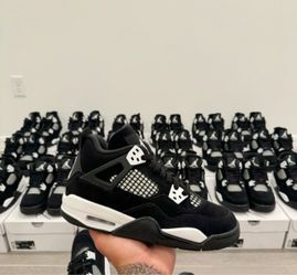 Jordan 4’s White Thunder
