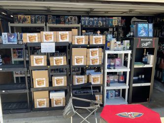 Huge Large Bobbleheads and Autographed Bobbleheads, Baseballs, Basketballs, Pops, and Jerseys Plus Sports