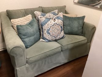 Ralph Lauren small sofa with matching throw pillows
