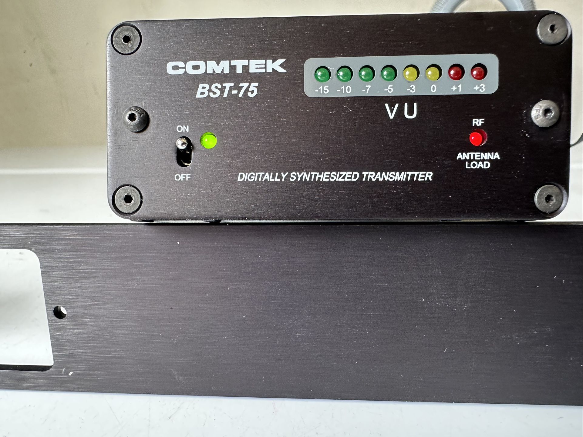 Comtek BST 75