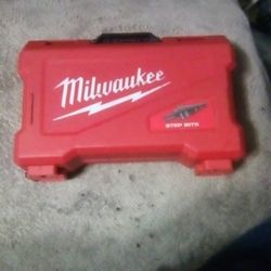 Six Piece Bit Set Milwaukee $100 New