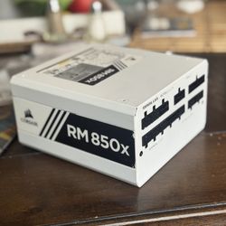 White Corsair RM850X 850w PSU Gold Modular with Cables