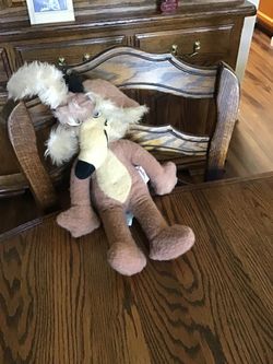 Vintage Wile Coyote Plush & SimpsonDolls