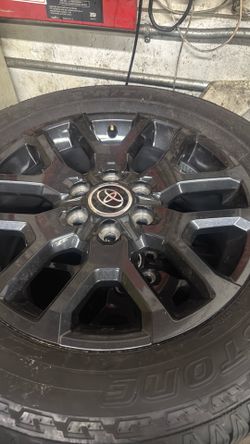 2025 TOYOTA TUNDRA STOCK WHEELS AND TIRES