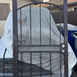 36” Heavy Duty Security Door with new door knobs