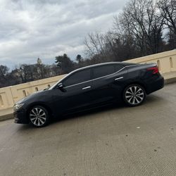 2017 Nissan Maxima