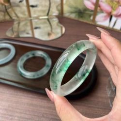 jade bracelet