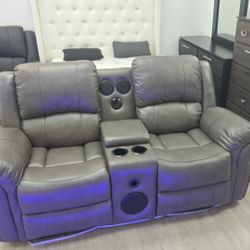 Reclining Loveseat 