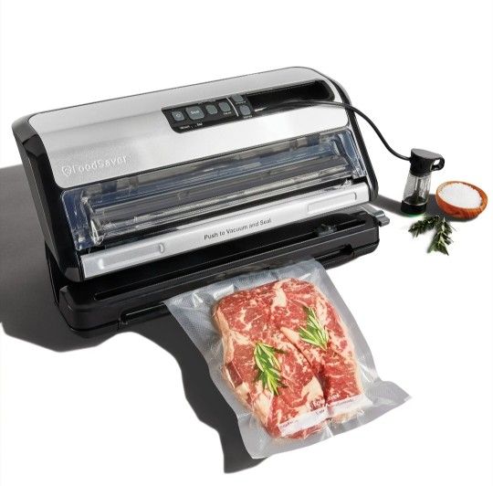 FOODSAVER FM5200 Series 2-in-1 Vacuum Sealing System for Food Preservation