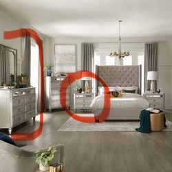 Mirrored/Silver Mirrored Furniture