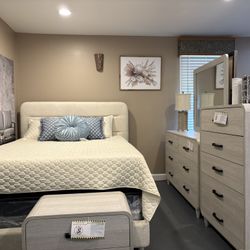 New 5pc Queen Bedroom Set