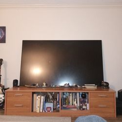 Samsung QM85F 85" Commercial Display – Screen Damaged, Selling for Parts