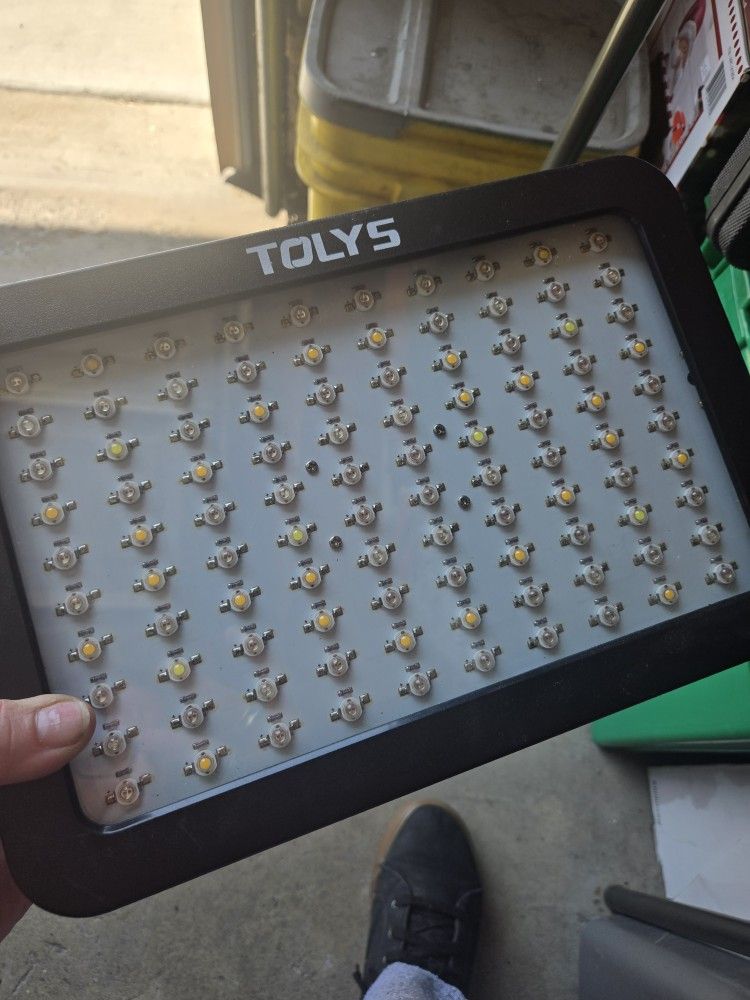Set Of Four Grow Lights LED SEE PICS SELLING TOGETHER