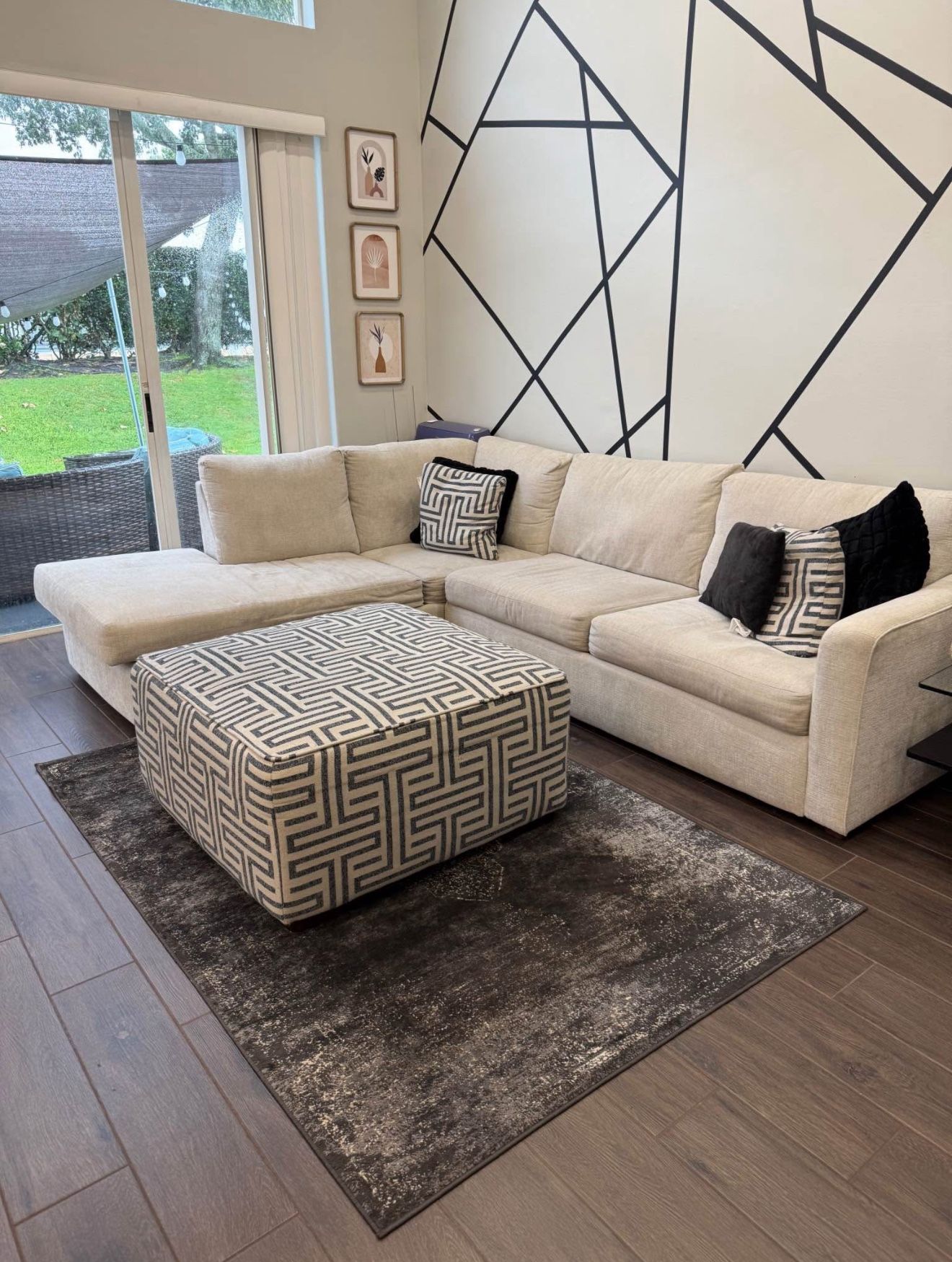 Sofa With Accent Ottoman And 2x Cushions