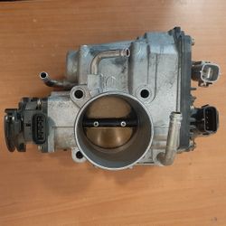 2002-04 Toyota Throttle Body Assembly