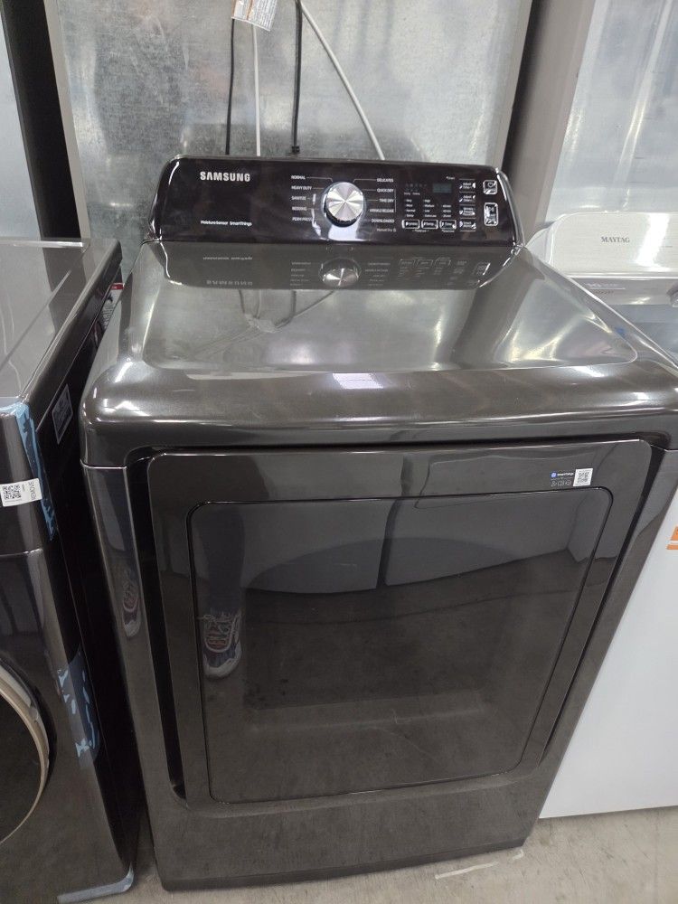 Samsung
7.4 cu. ft. Vented Smart Gas Dryer with Steam Sanitize Plus in Brushed Black