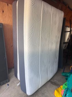 Full size memory foam mattress like New